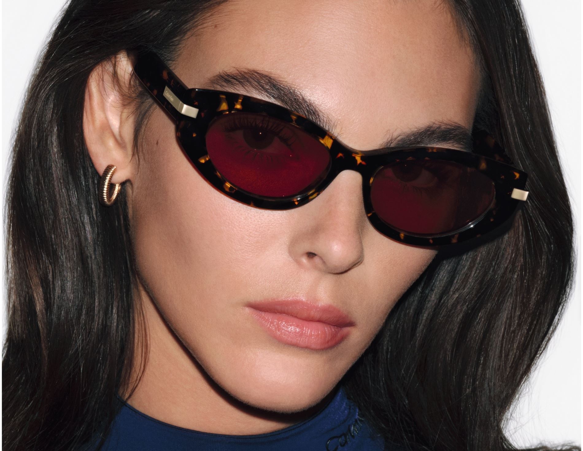 Calvin Klein Eyewear SS25: Μία συλλογή που συνδέει το κλασικό με τα σημερινά hot trends