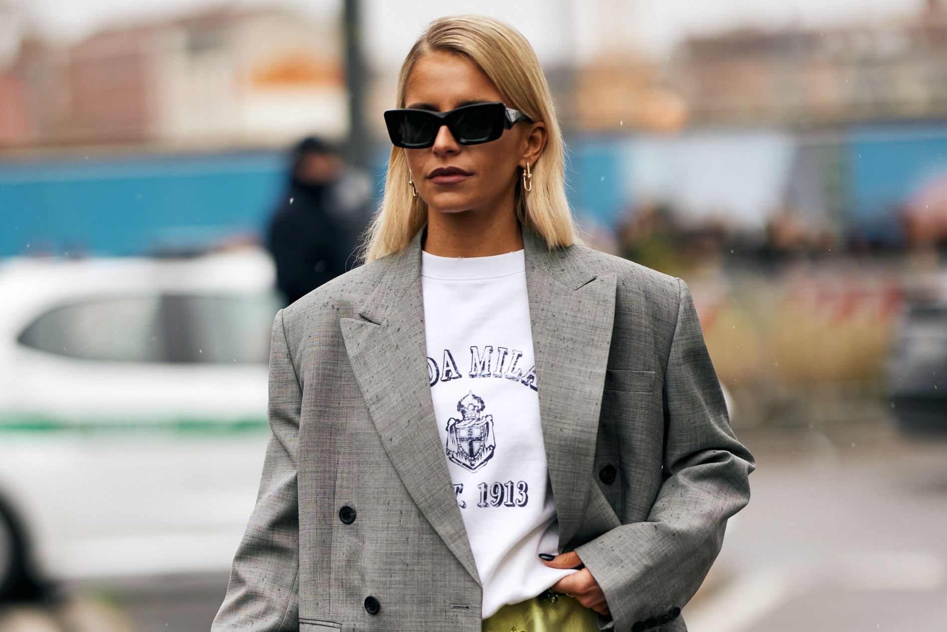 Bye bye jeans: Το παντελόνι που θα φοράς από τώρα μέχρι την άνοιξη