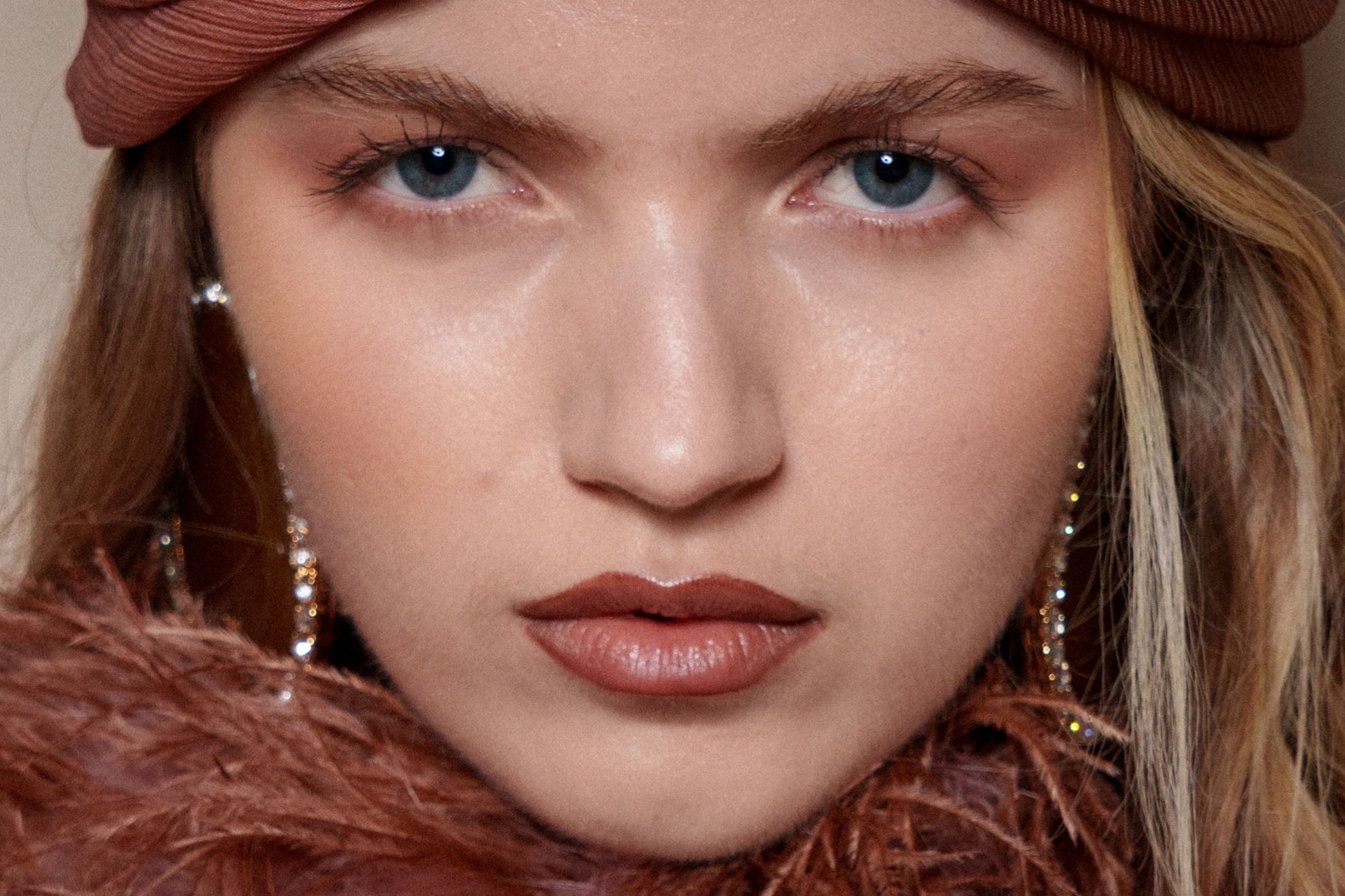 Pro Hack: Το μυστικό στο μακιγιάζ που κάνει το πρόσωπο να δείχνει πάντα φρέσκο