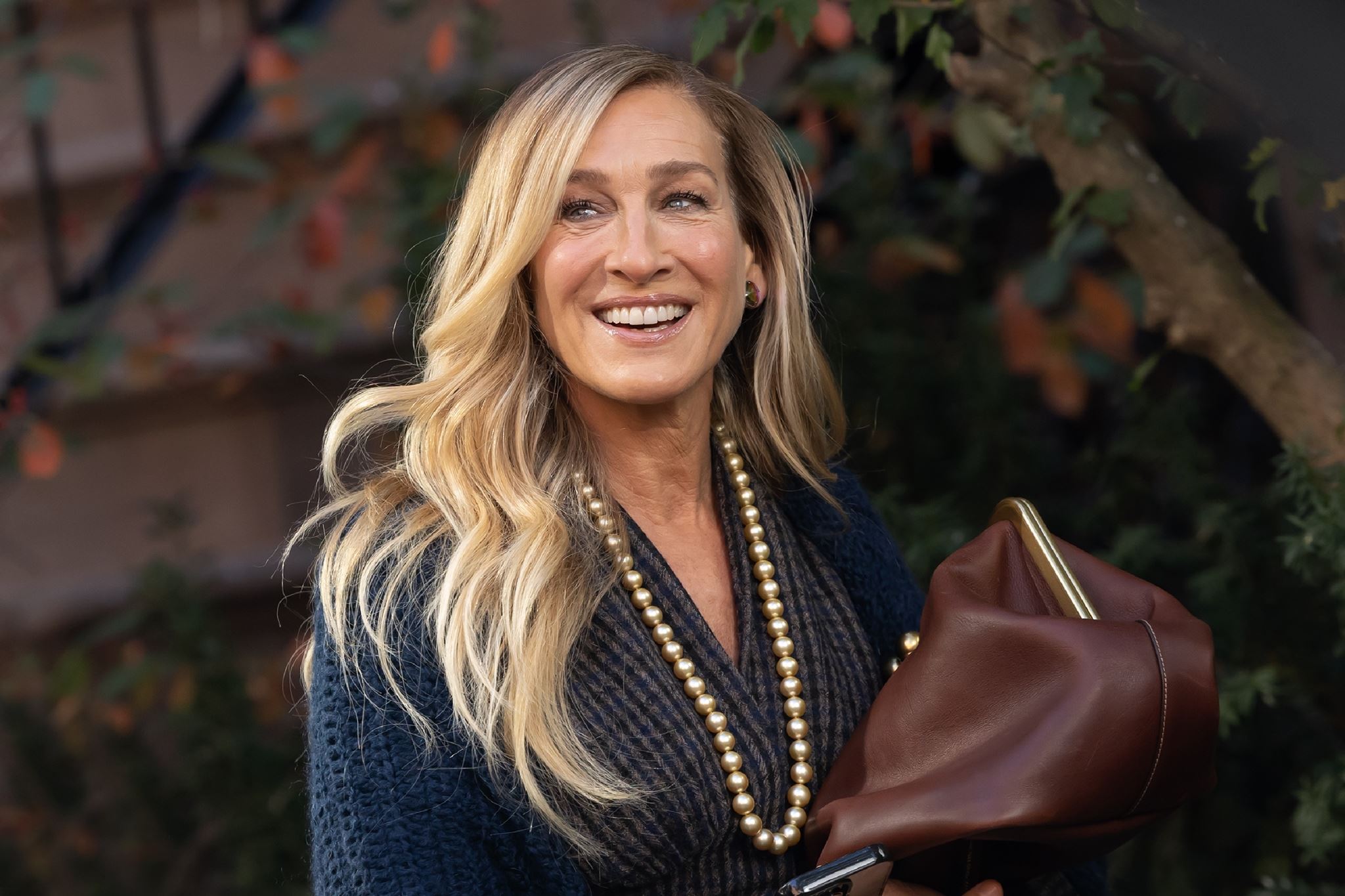 Γι' αυτό το plumping lip gloss "τρελαίνεται" η Sarah Jessica Parker