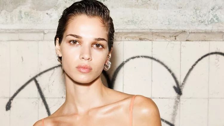 3 καφέ mascaras που θα λατρέψεις και κοστίζουν κάτω από 10 ευρώ