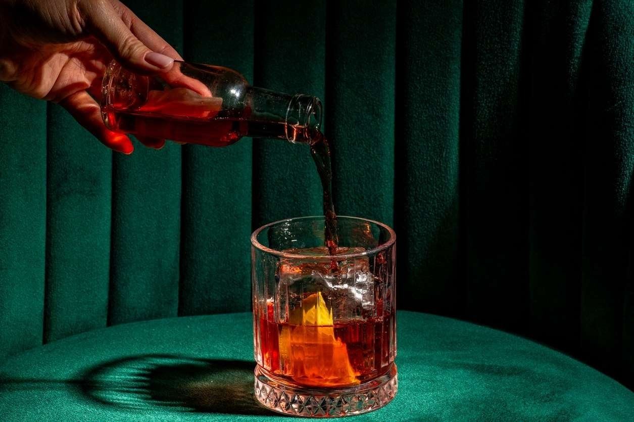 Πώς η Αθήνα λάτρεψε τη συνήθεια του aperitivo