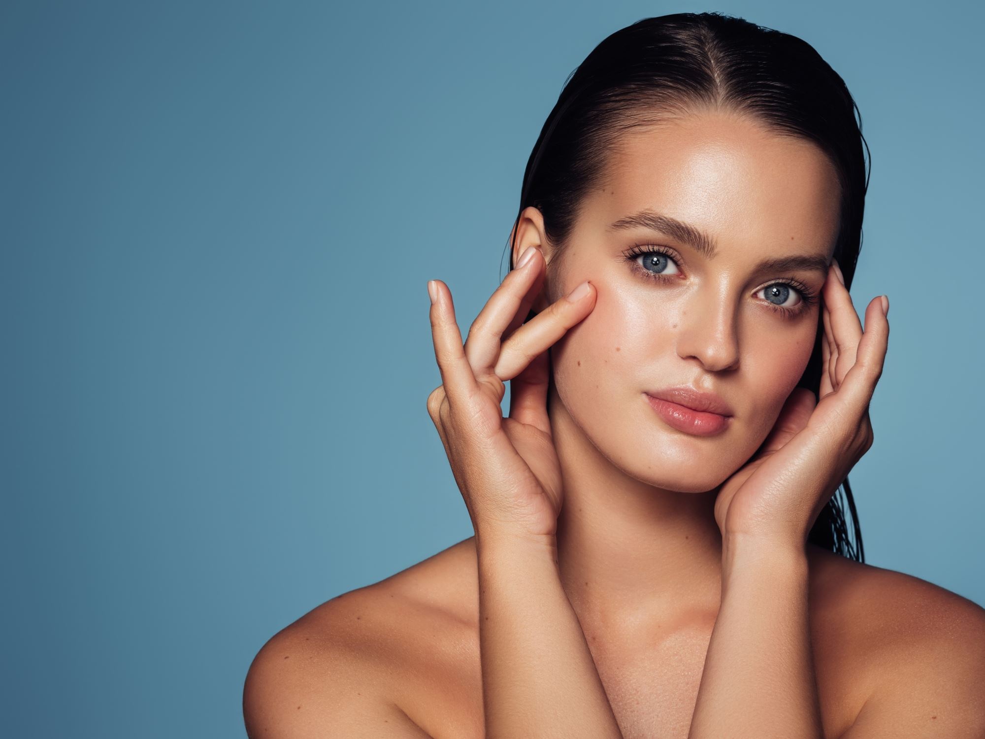 Οι 3 πιο viral skincare τάσεις στα social media τώρα