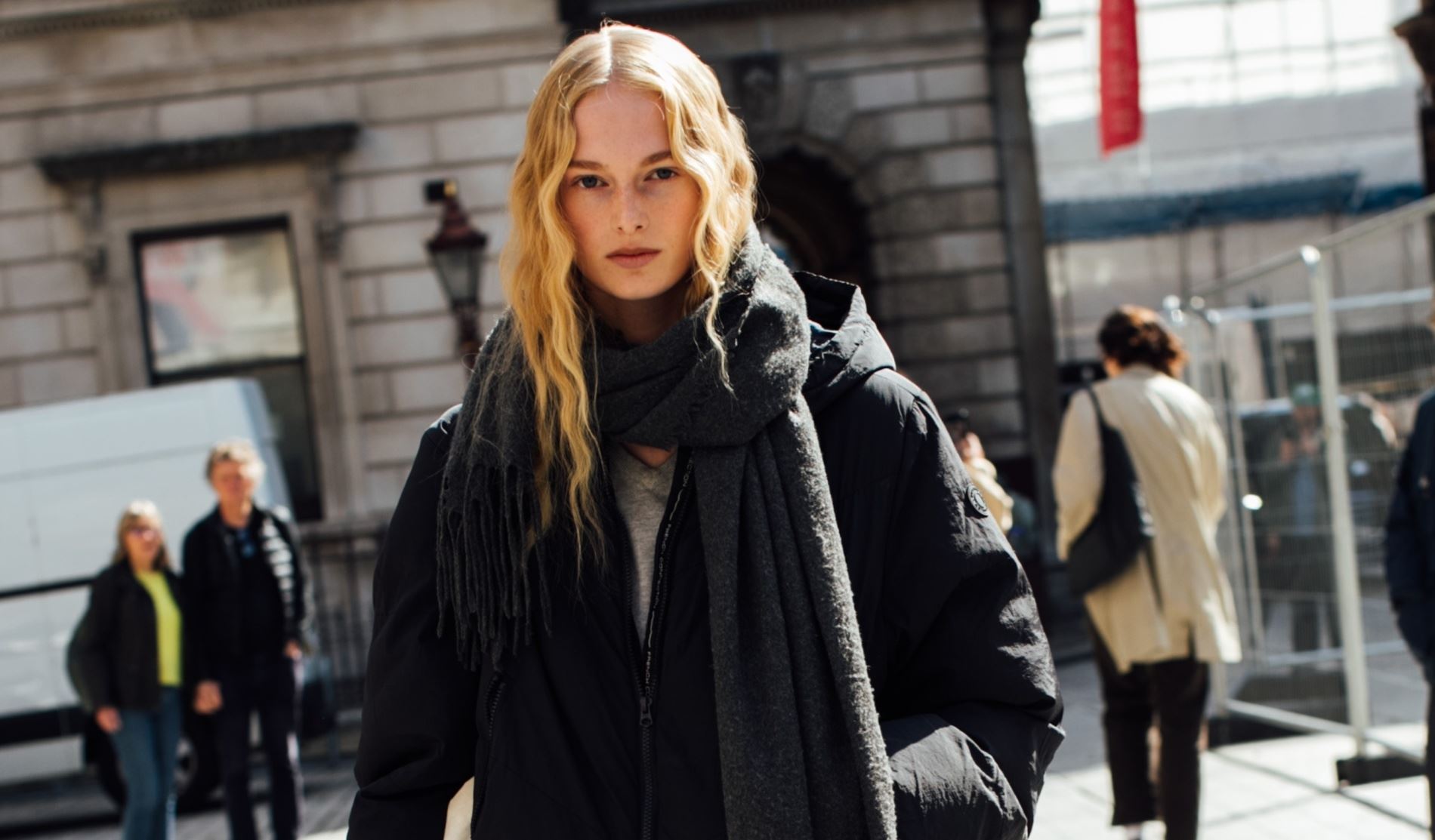 9 puffer μπουφάν που θα "απογειώσουν" το winter look σου