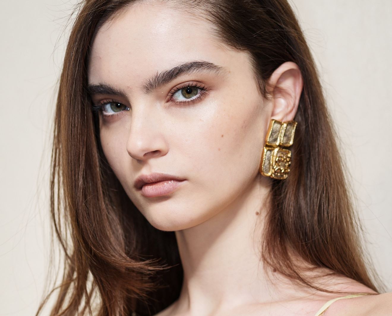 Toffee Makeup: Η τάση στο μακιγιάζ που θα βλέπουμε παντού τους επόμενους μήνες