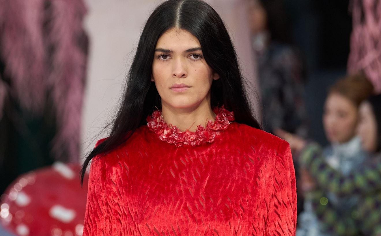 Red Power: Αυτό το γαλάκτωμα με εκχύλισμα καμέλιας είναι ένα πραγματικό ελιξίριο νεότητας