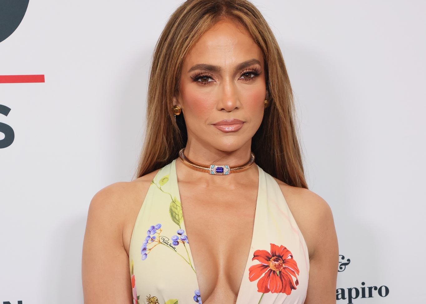 Η Jennifer Lopez με το απόλυτο ξανθό χρώμα που την έκανε να μοιάζει με την Gwen Stefani