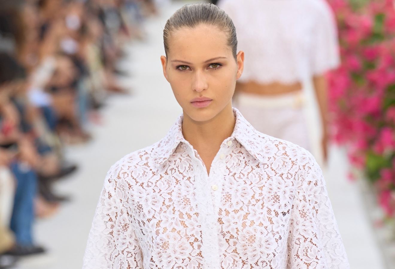 Perfect Muse: Η νέα μούσα του Narcisο Rodriguez, Angelina Kendall, αποκαλύπτει στο ELLE όλα τα beauty μυστικά της