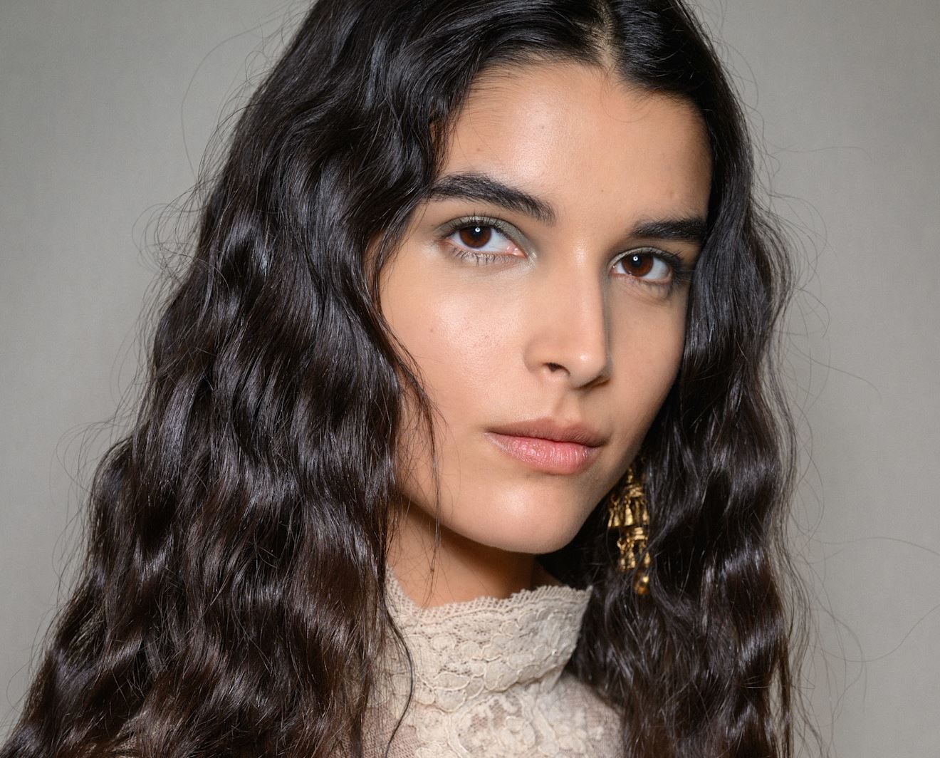 5 DIY beauty συνταγές που βάζουν τέλος στα πρησμένα μάτια