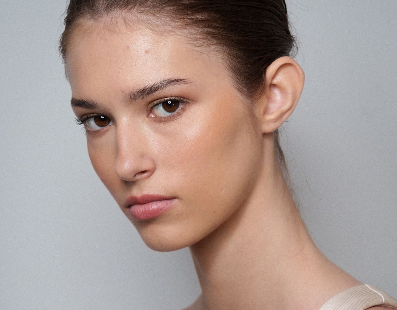 Αυτό είναι το μυστικό των make-up artists όταν εφαρμόζουν το ρουζ