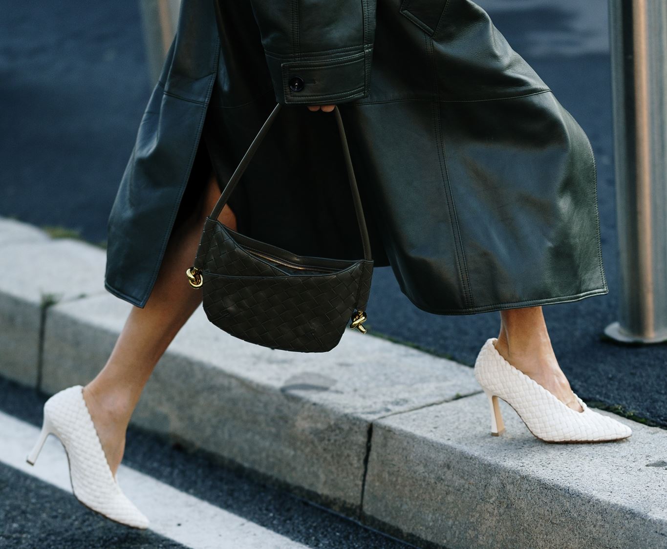 6 μαύρα τσαντάκια που θα κρατάς σε όλες τις βραδινές εμφανίσεις σου (και όχι μόνο)