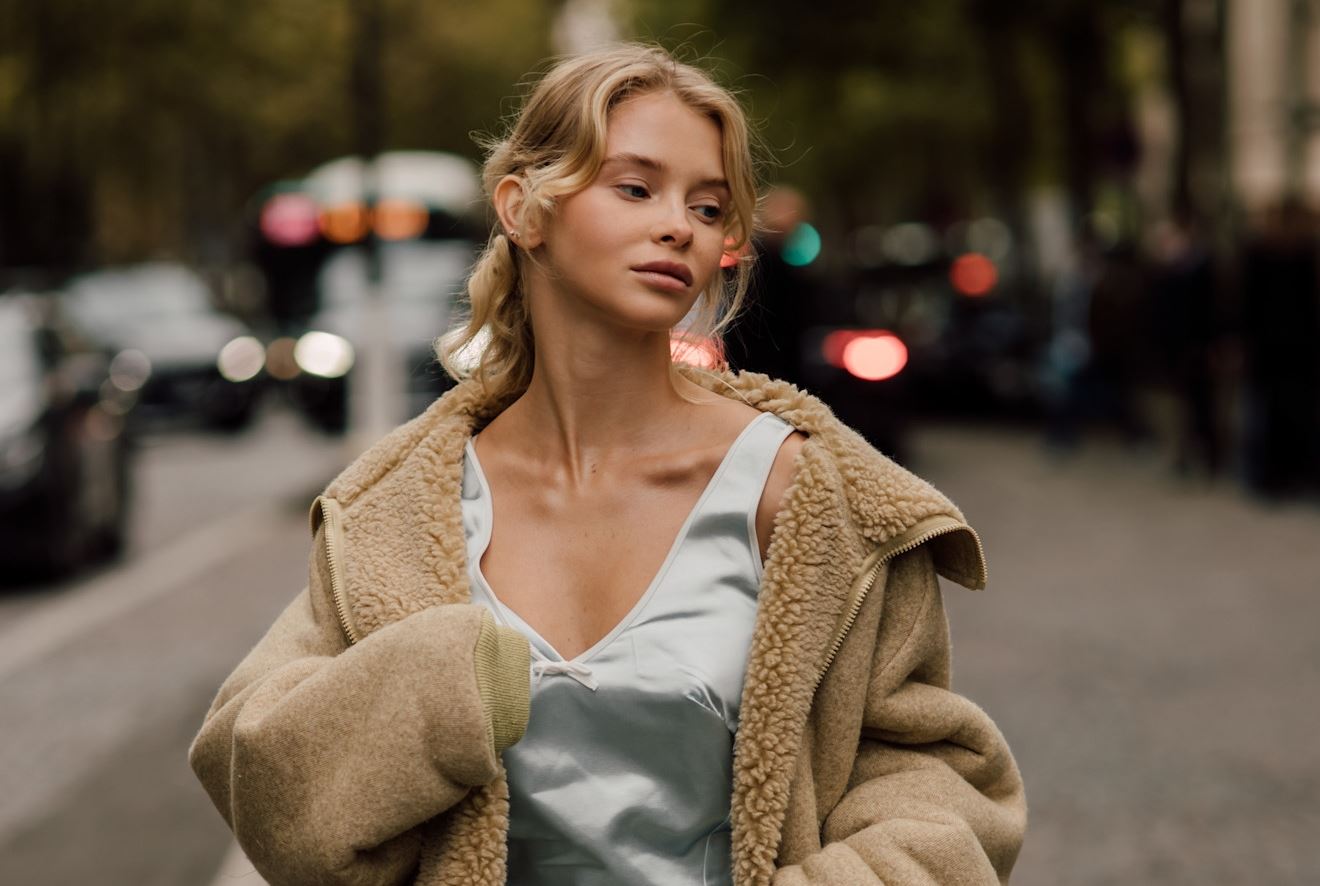 Τα χτενίσματα και το κούρεμα που χαρίζουν απίστευτα νεανική όψη