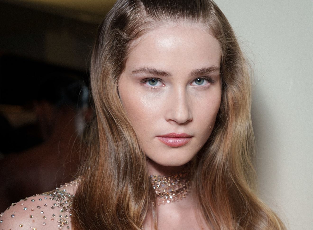 Αυτό το serum με υαλουρονικό είναι οικονομικό και ισοδυναμεί με 20 ενέσιμα filler