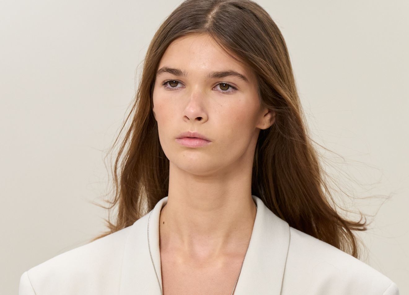 Split Ends: 5 haircare προϊόντα που θα βάλουν τέλος στις σπασμένες άκρες