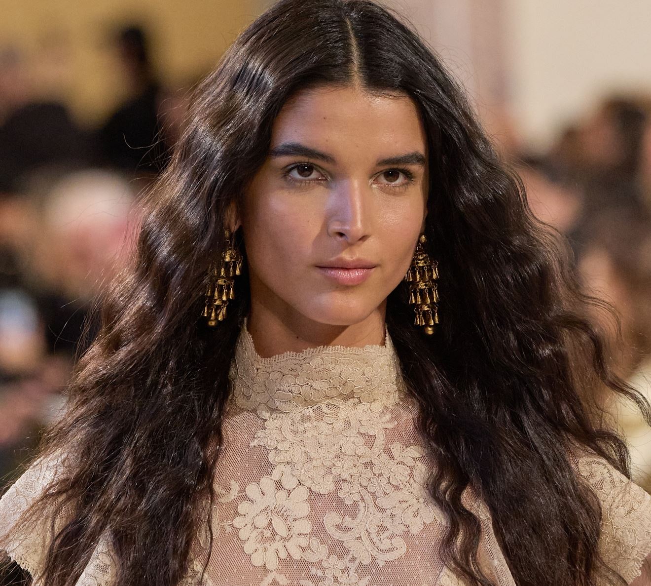Perfect Hair: Αυτό είναι το φυσικό έλαιο-θαύμα που θα λατρέψουν τα μαλλιά σου