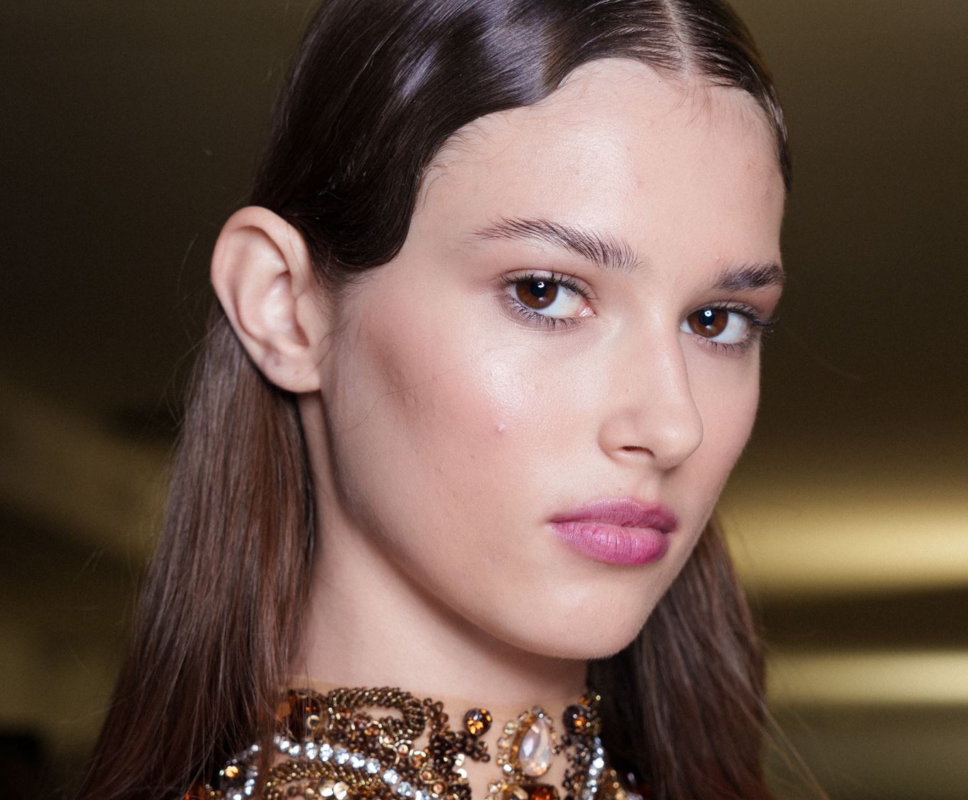 Η τελευταία λέξη της μόδας στο μακιγιάζ: 4 προϊόντα που αξίζουν μια θέση στο νεσεσέρ σου