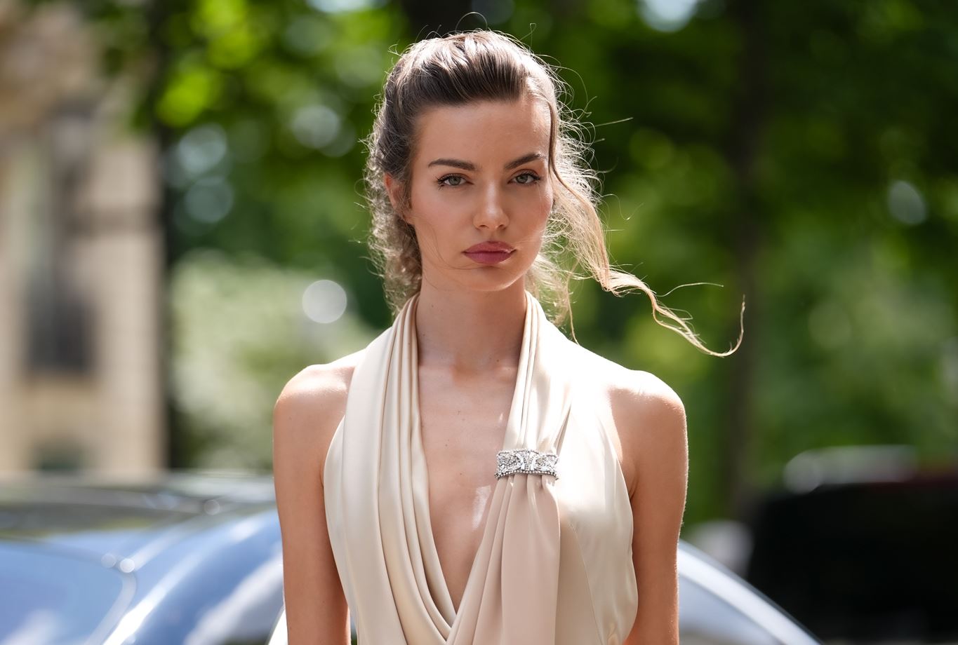 Island Looks: Όλες οι νέες beauty επιλογές που μας συντροφεύουν στις διακοπές