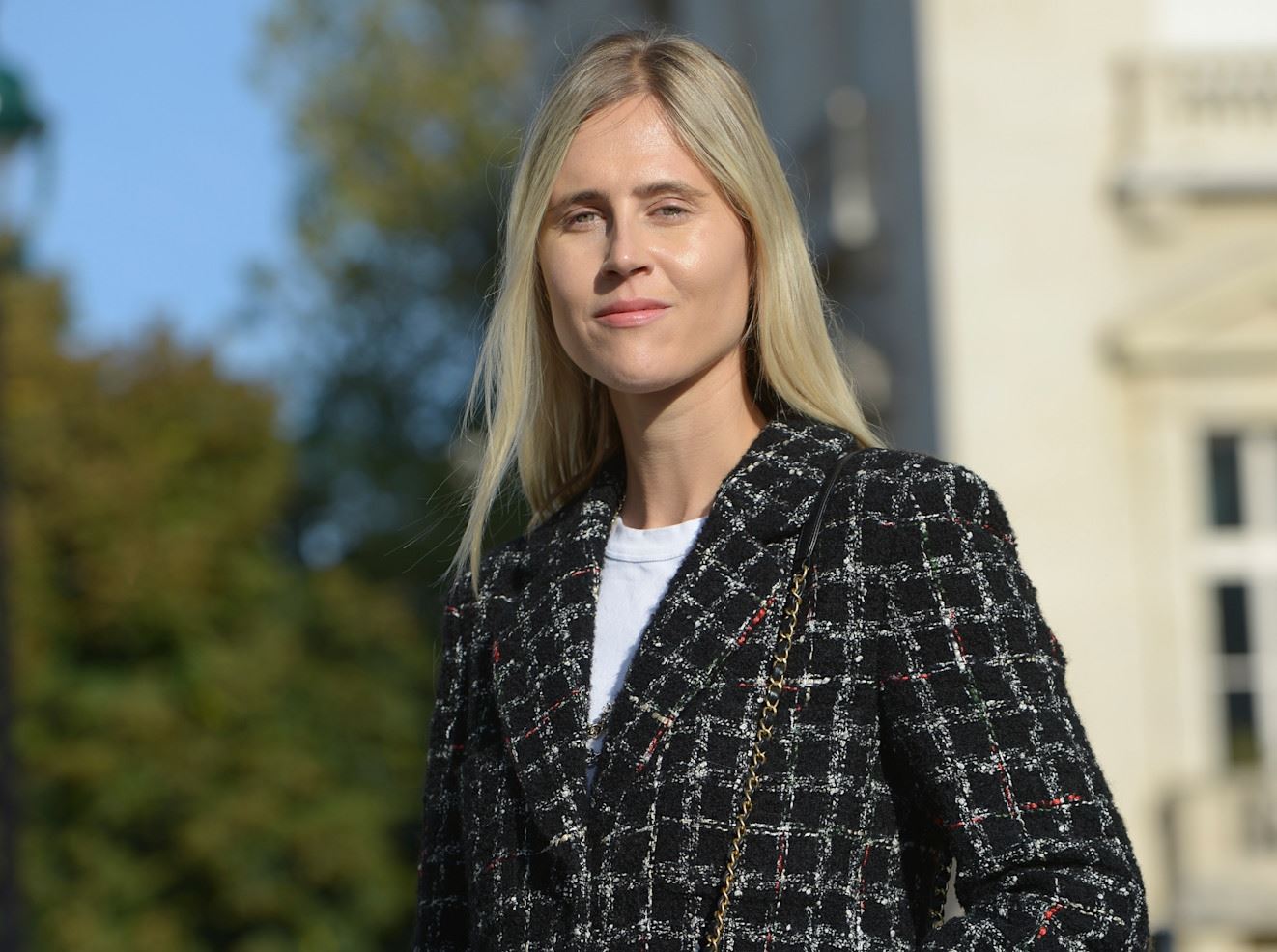 Tweed jacket: Ανακαλύψαμε 5 chic οικονομικά κομμάτια που θα ερωτευθείς με την πρώτη ματιά