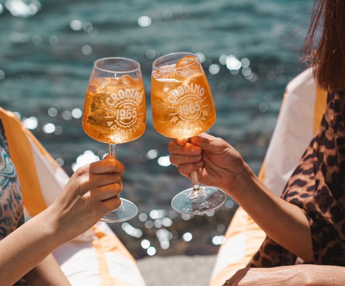 Με αυτό το non-alcoholic spritz θα απολαύσεις τις σημαντικές στιγμές όπως τους αξίζουν