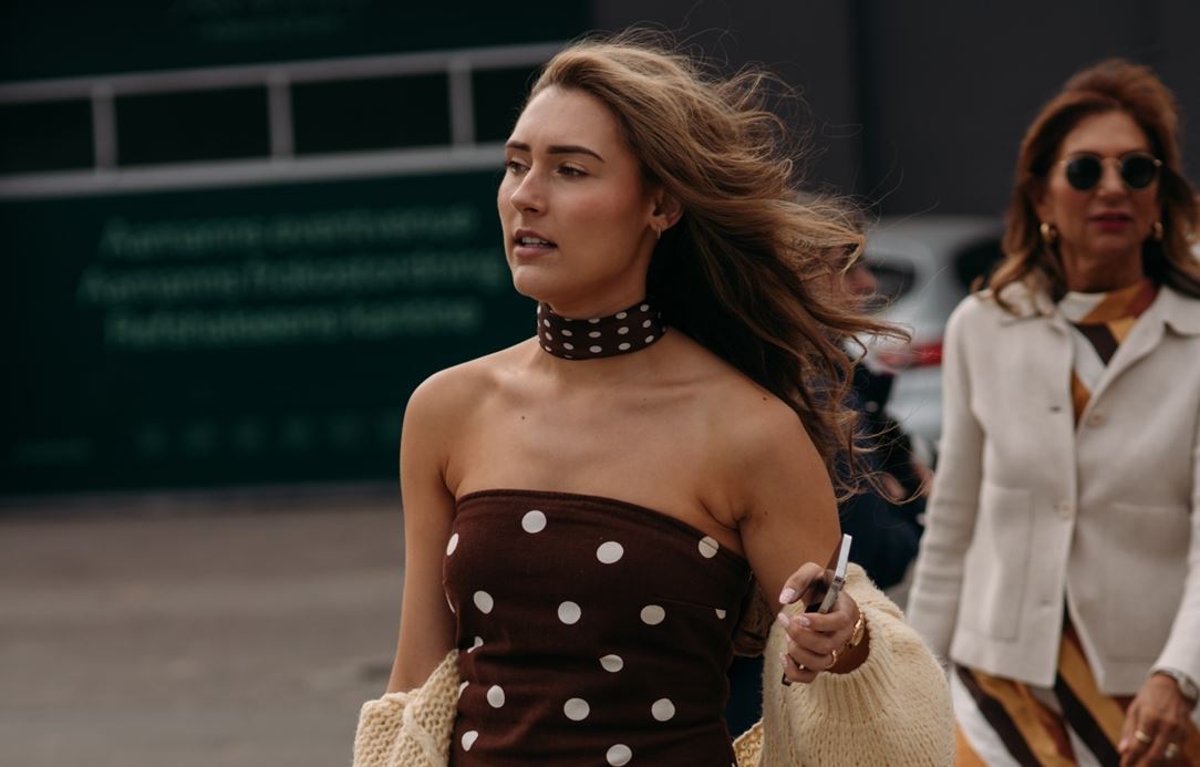5 φορέματα από ZARA για να φορέσεις την ημέρα του Δεκαπενταύγουστου