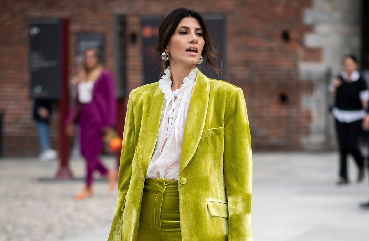 Βελούδινο σακάκι: Το απόλυτο fashion item για τις κομψές βραδινές εμφανίσεις σου