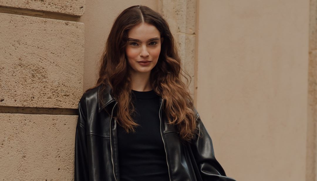 Αντίο suede jacket: Στο Παρίσι αυτό ήταν το πανωφόρι που αναδείχθηκε στο street style