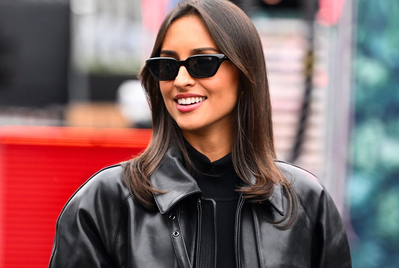 Alexandra Saint Mleux: Βρήκαμε τα stylish παπούτσια που επέλεξε να φορέσει στο Grand Prix της F1