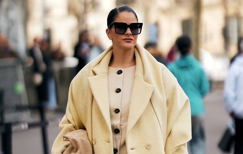 Winter's coming: 3 κλασικά μακριά παλτό από ZARA που κοστίζουν κάτω από 60 ευρώ