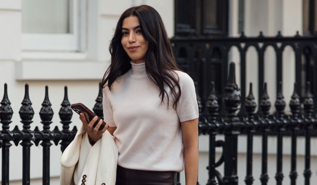 3 καφέ παντελόνια από Stradivarius που θα φοράς εναλλάξ στο γραφείο