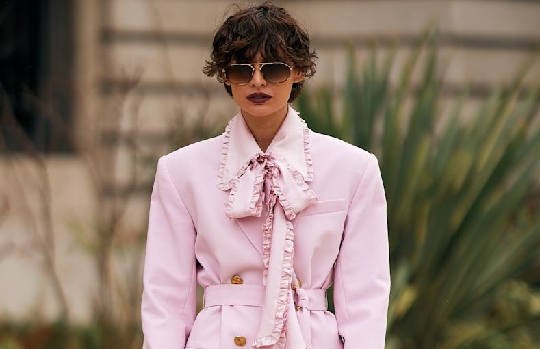 Αυτό το κοστούμι από Mango έχει την ιδανική σιλουέτα που ψάχνεις