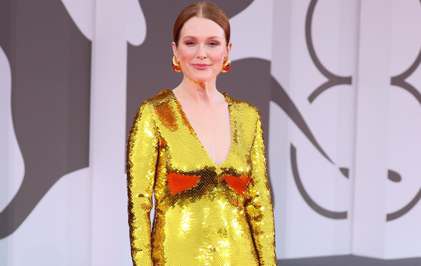 Julianne Moore: Αυτή τη θεραπεία ακολουθεί για πιο σφριγηλή επιδερμίδα