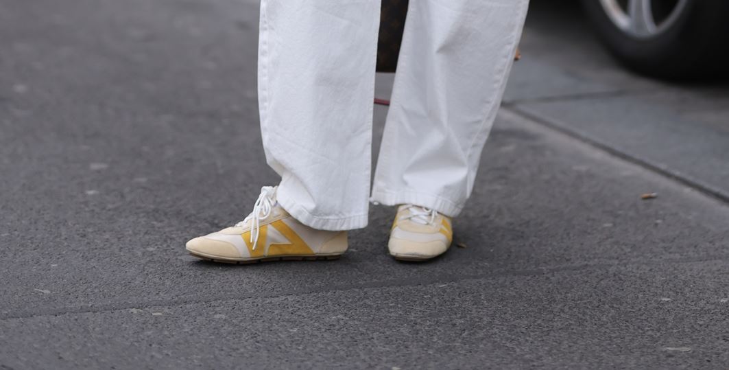 Νέες αφίξεις: 8 ζευγάρια sneakers που θα "απογειώσουν" τα casual looks σου