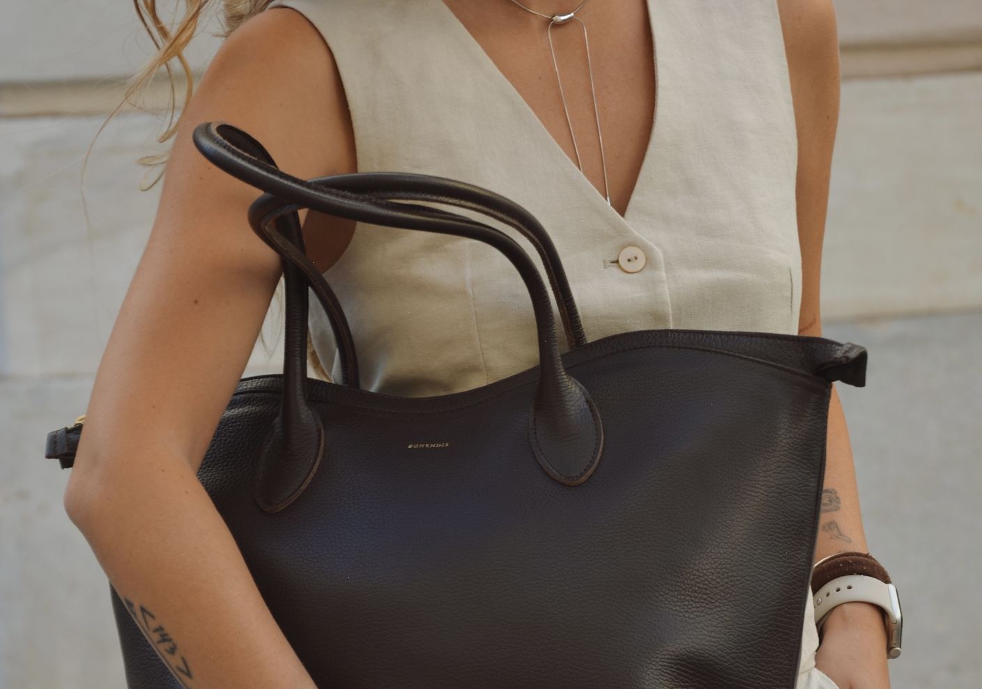 Τάσεις Φθινόπωρο 2025: Αυτές οι stylish ελληνικές τσάντες θα συνοδεύσουν όλα τα looks της νέας σεζόν