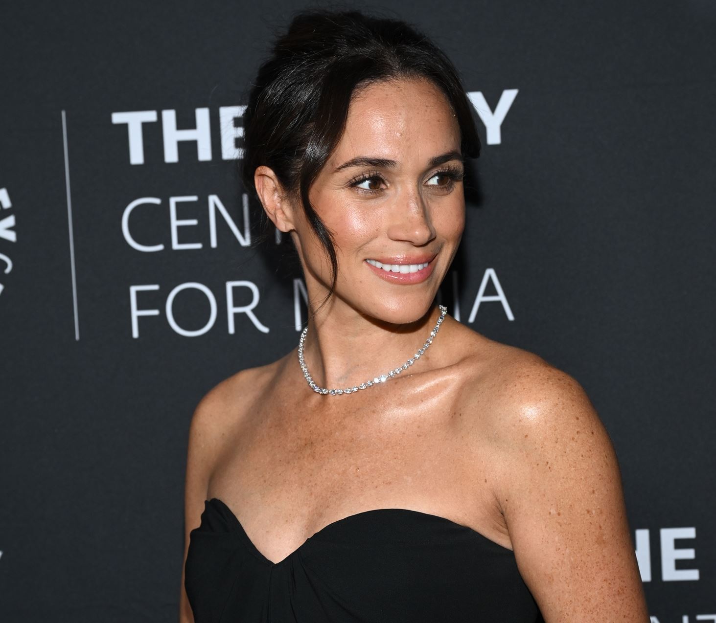 Το νέο κούρεμα της Meghan Markle κάνει τα μαλλιά να δείχνουν πιο πλούσια