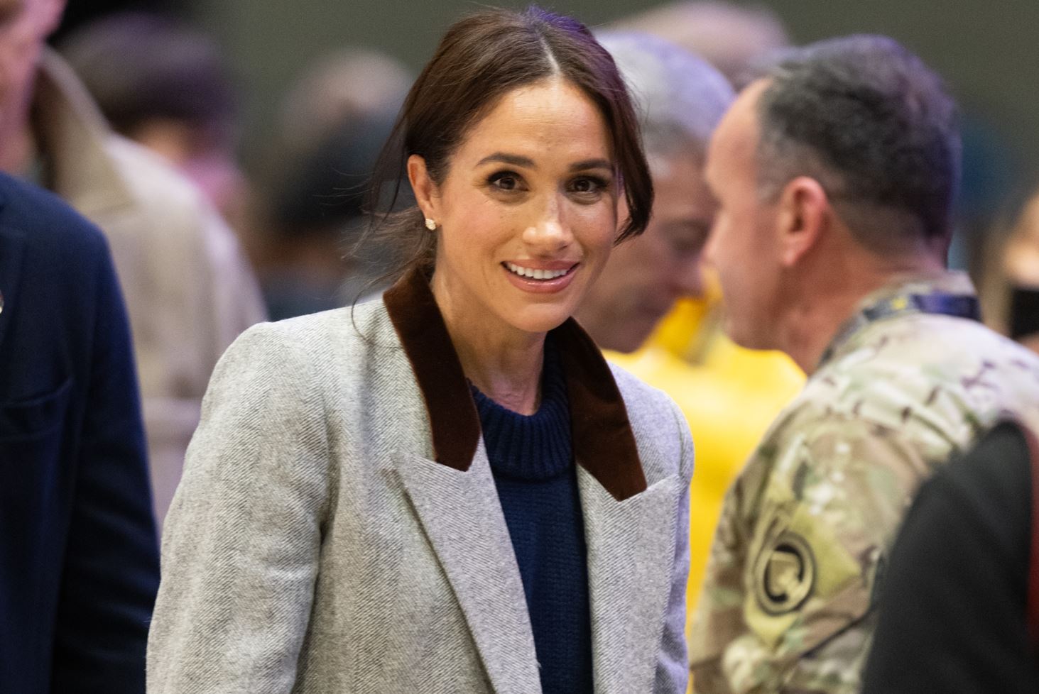 Η Meghan Markle φόρεσε το τζιν που θα φοράμε όλες το 2025
