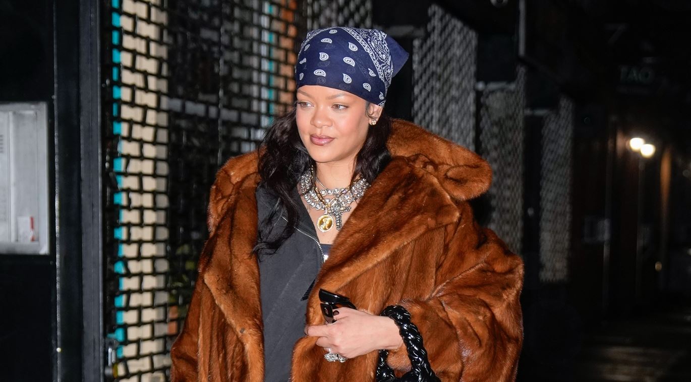 Η Rihanna κράτησε την τσάντα που θα ξεχωρίσει την άνοιξη του 2025