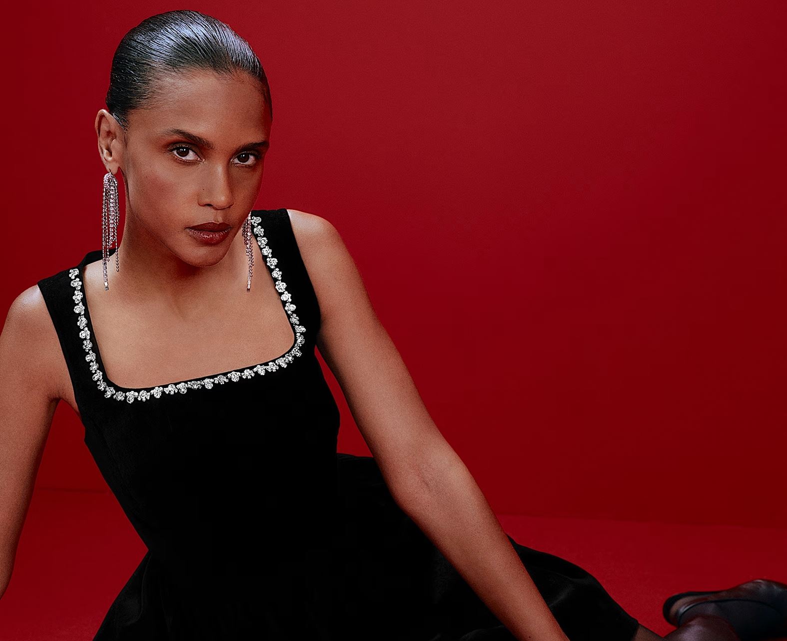 Tο elegant φόρεμα από M&S που θα φορέσεις σε όλα τα πάρτι των Χριστουγέννων