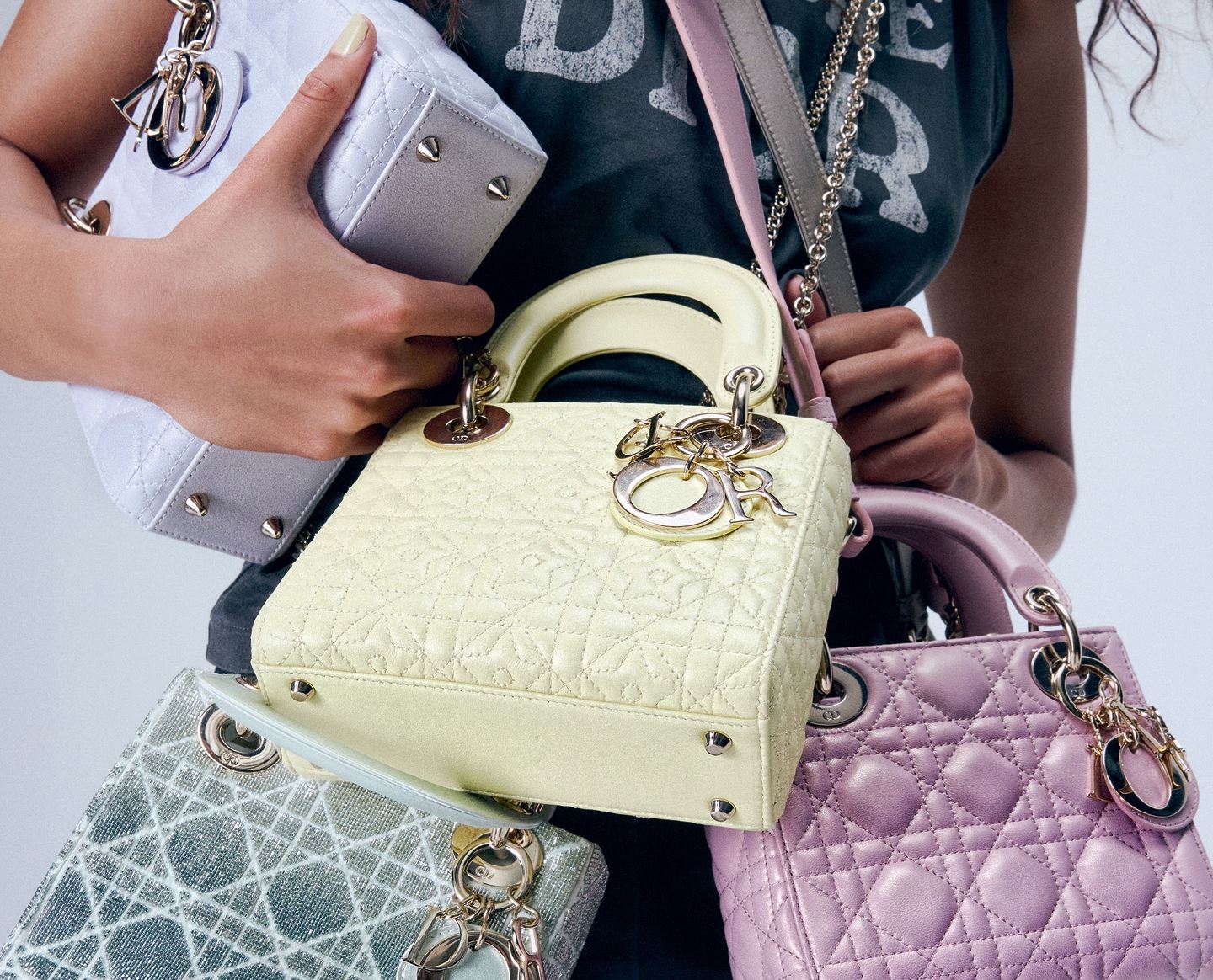 Αυτά τα αξεσουάρ θα ορίσουν τον χειμώνα του 2025