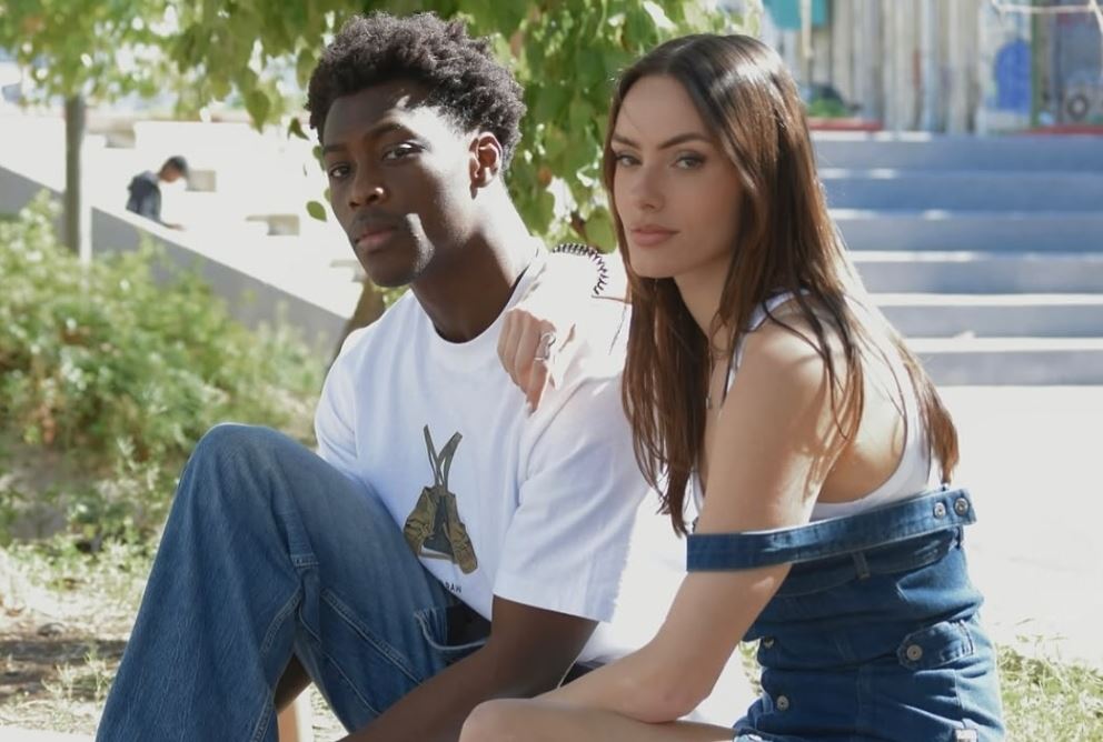 Το denim brand που φοράει ξανά και ξανά το πιο cool fashion crowd
