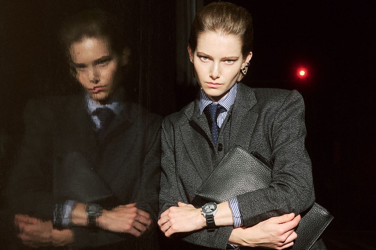 Από το γραφείο στην έξοδο: Τα office looks παραδίδονται στο σαγηνευτικό σκοτάδι