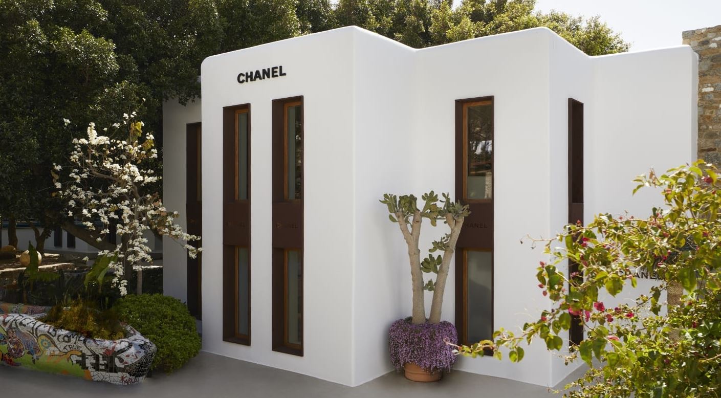 Η CHANEL επαναλειτουργεί τη boutique της στο NAMMOS VILLAGE στη Μύκονο