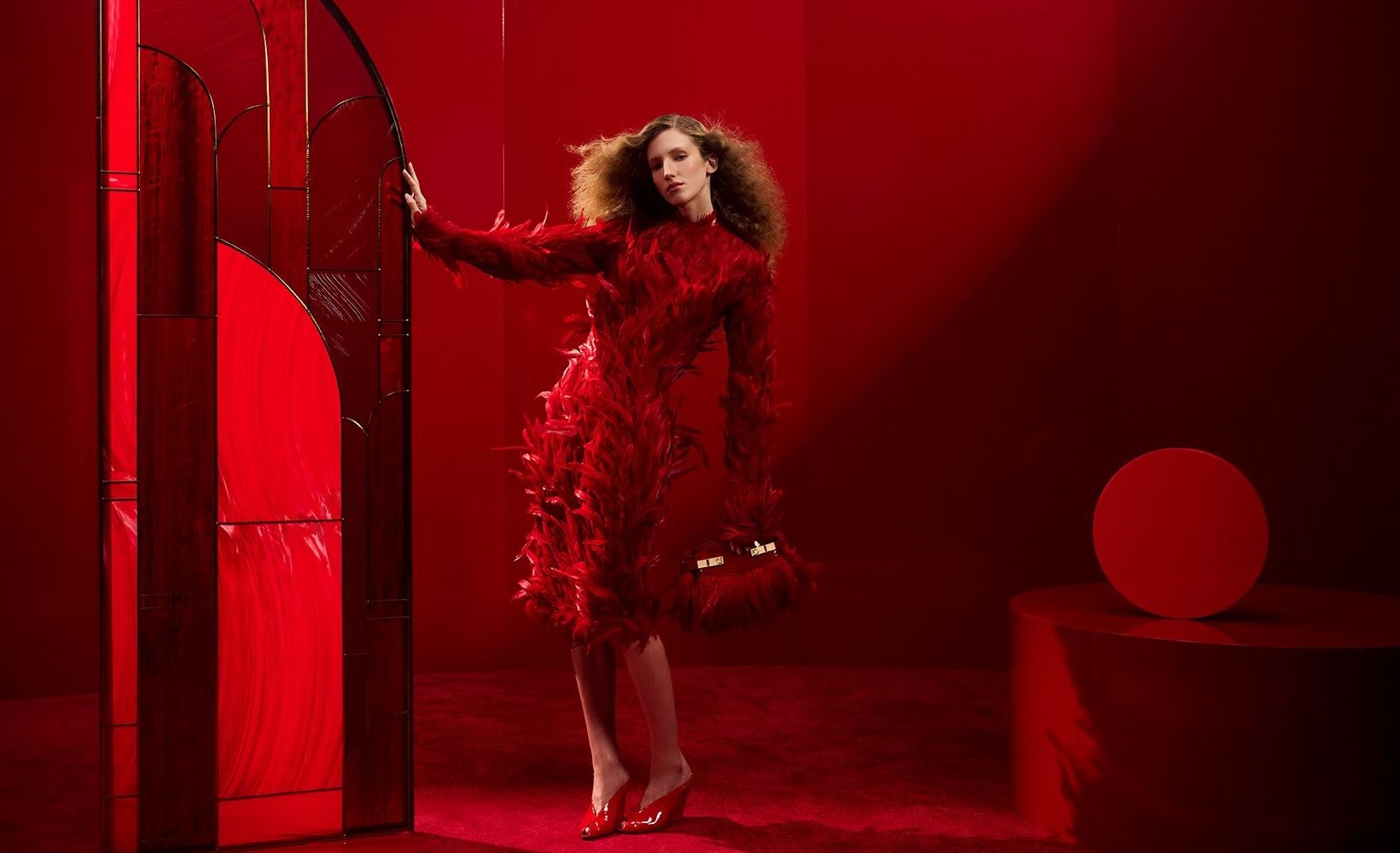 "Touch of Light": Η holiday καμπάνια της Kalogirou εμπνέεται από την αθωότητα των παιδικών μας Χριστουγέννων