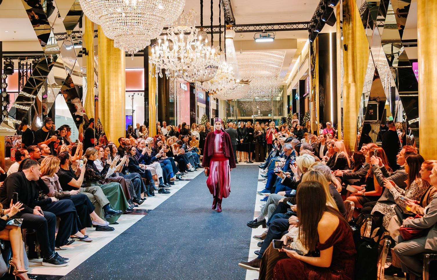 Stay Golden Fashion Show: Το runway που ανέβασε τον πήχη της μόδας στην Ελλάδα