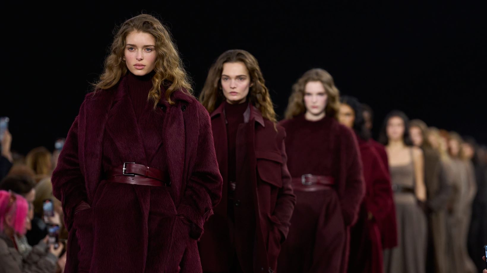 Max Mara FW25: Η νέα συλλογή του ιταλικού οίκου είναι αφιερωμένη στις γυναίκες ηρωίδες που πάντα θα αποζητούν τον ρομαντισμό