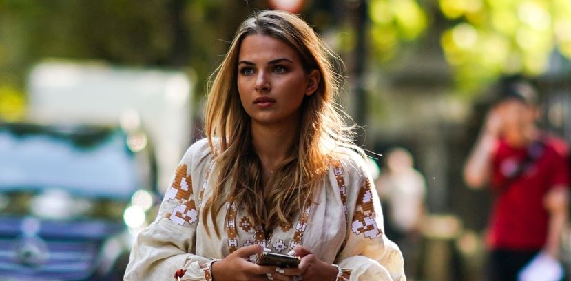 Αυτό το boho πουκάμισο από ZARA με το οποίο θα περάσεις τις διακοπές σου κοστίζει κάτω από 10 ευρώ