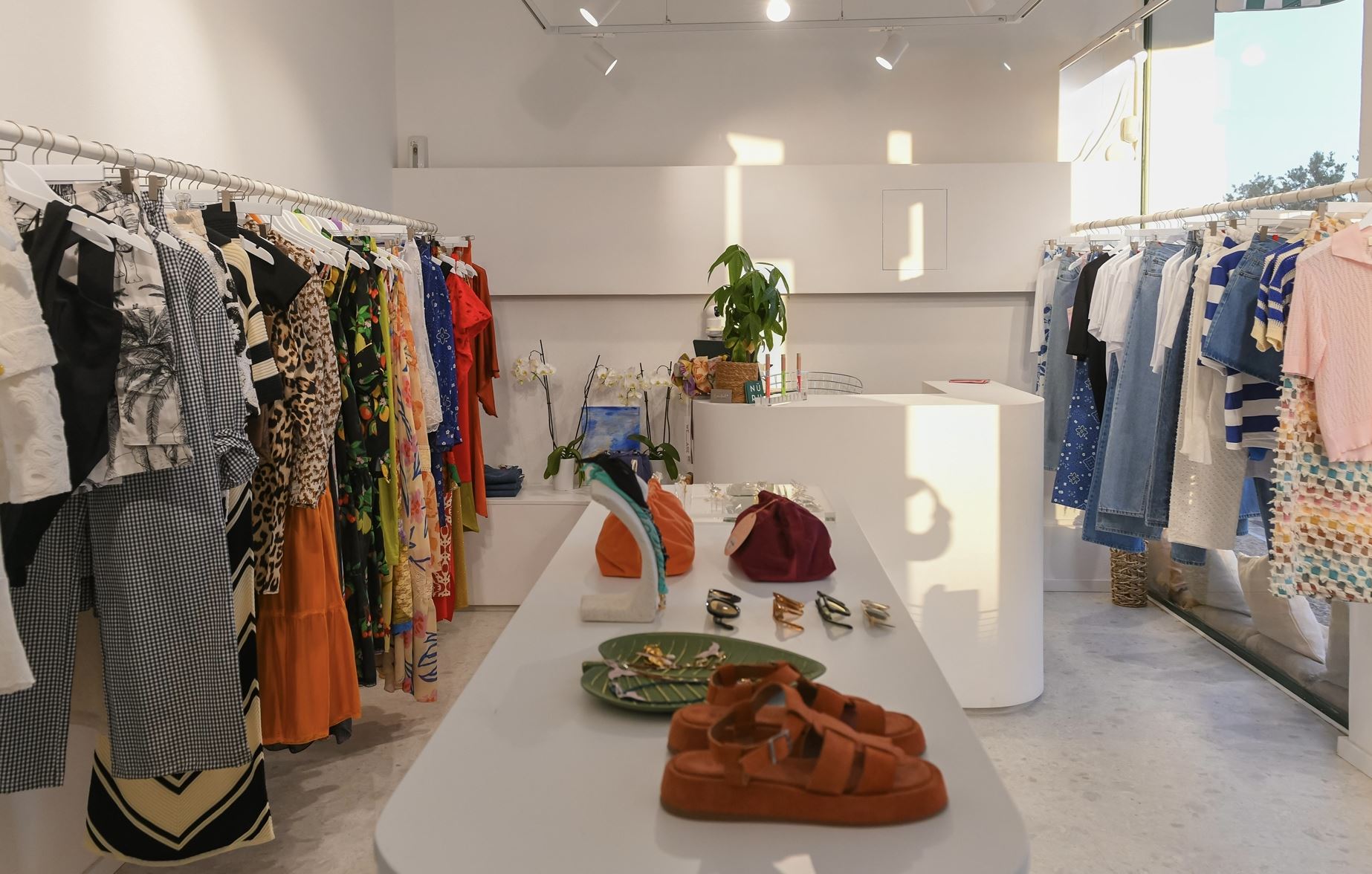 Nüru: Ένα νέο concept store στο Πικέρμι "πλημμυρισμένο στο φως" και στις stylish επιλογές ρούχων και αξεσουάρ