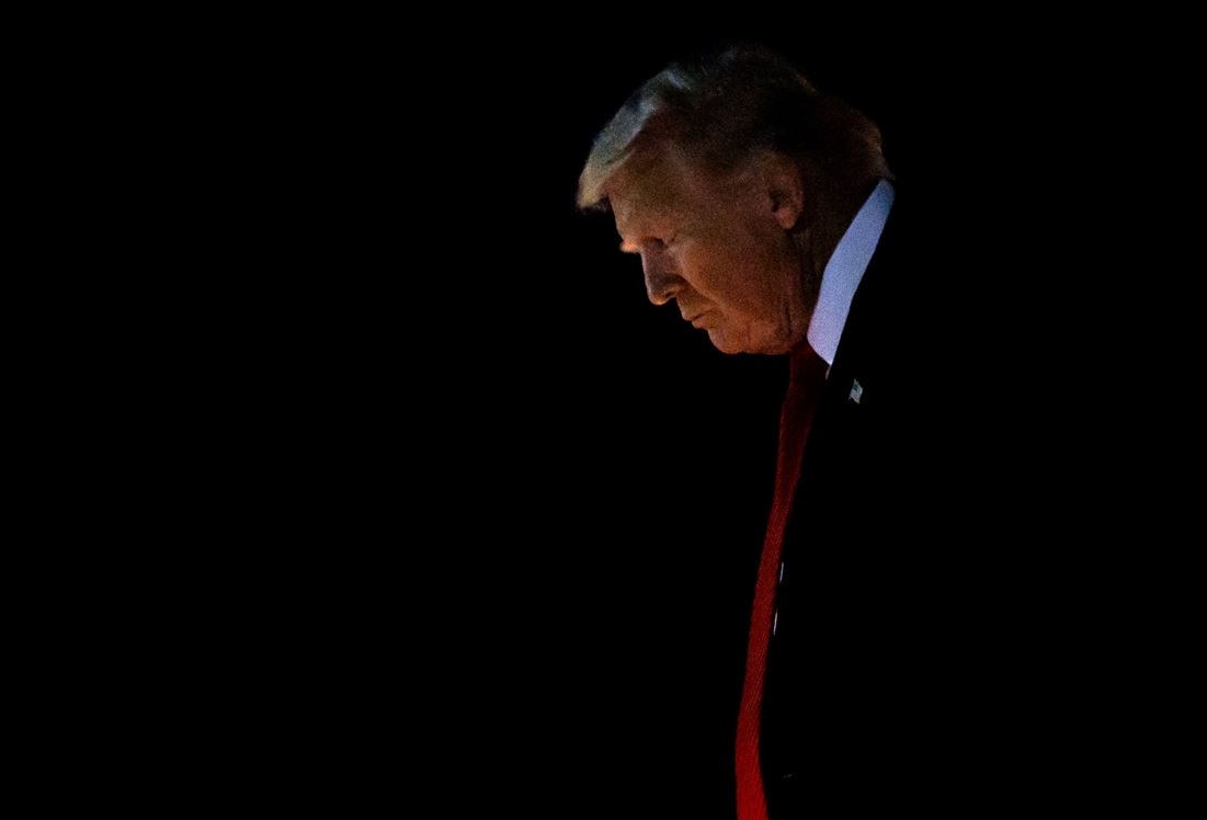 Η σύμβουλος έκδοσης του ELLE Φλώρα Τζημάκα γράφει για το τέλος του κόσμου όπως τον ξέραμε