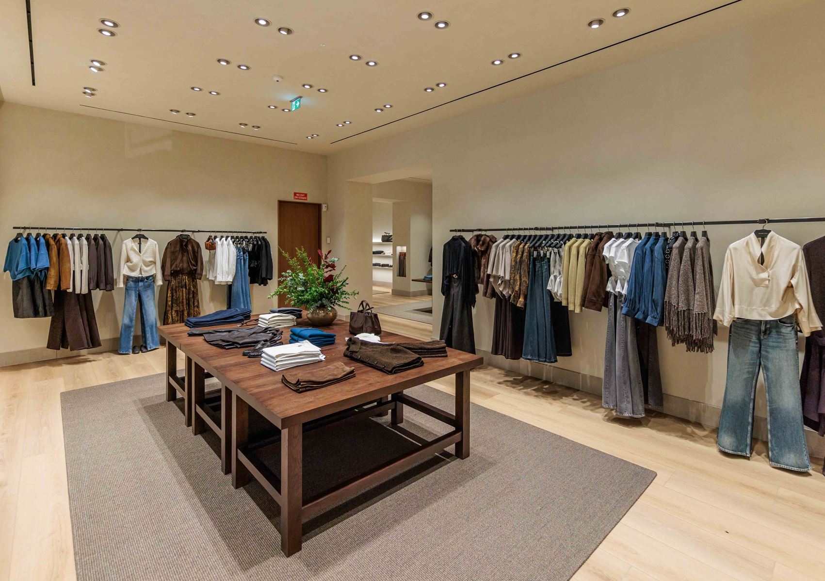 Massimo Dutti: Το νέο κατάστημα στον Πειραιά σου χαρίζει μια ιδιαίτερη εμπειρία shopping