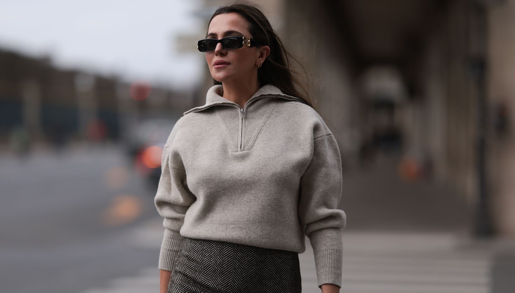 Από το catwalk στο street style: Το casual item που θα γίνει fashion obsession