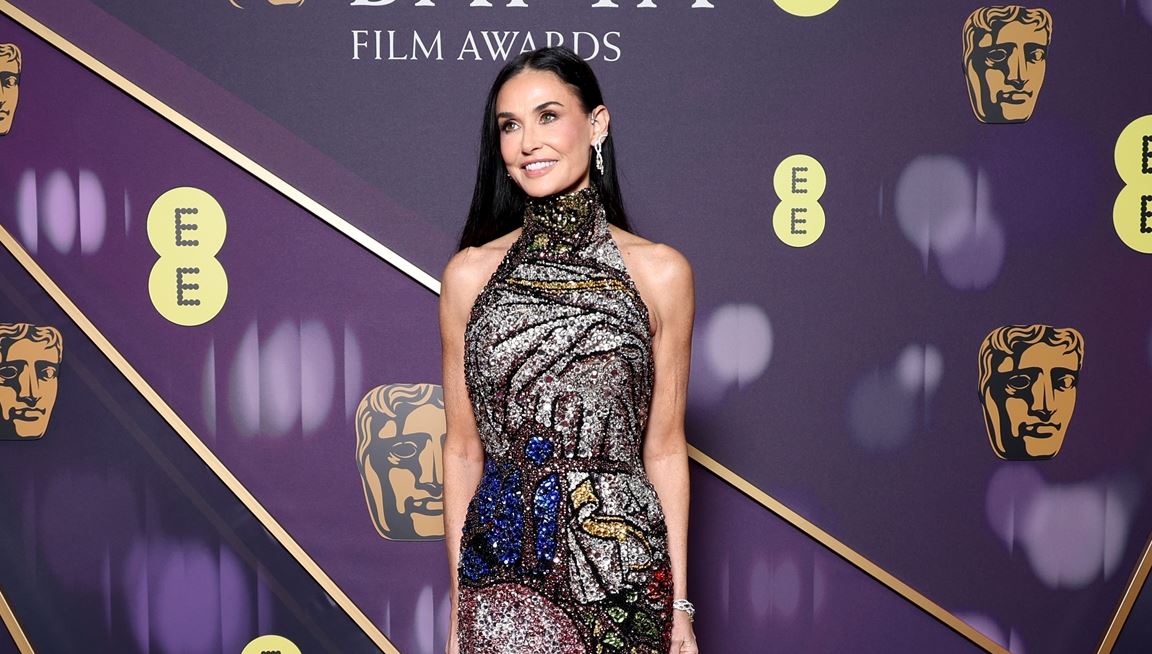 BAFTA 2025: Οι κομψές εμφανίσεις των σταρ στο κόκκινο χαλί